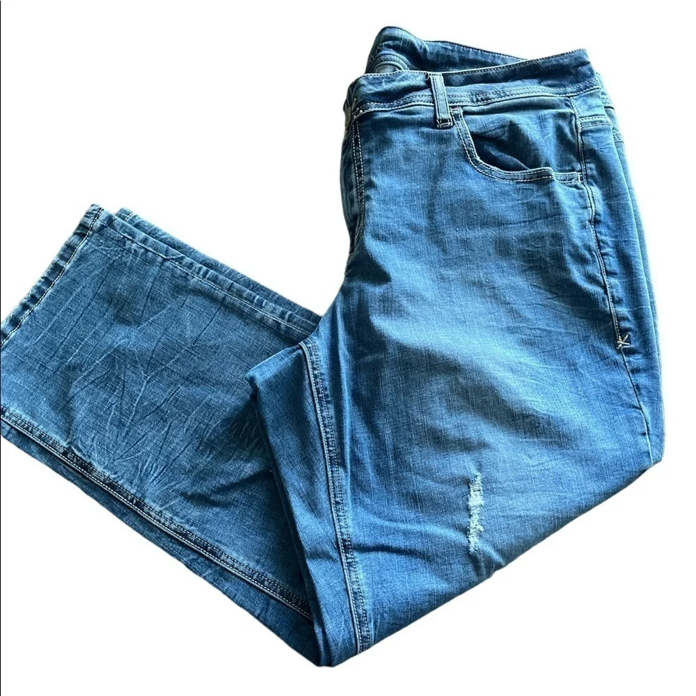 Lane Bryant Genius Fit distressed crop jeans size 18